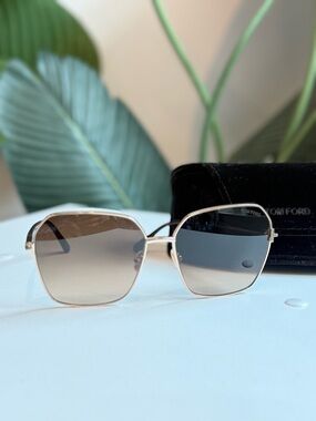 Tom Ford ‘Claudia Sunglasses’